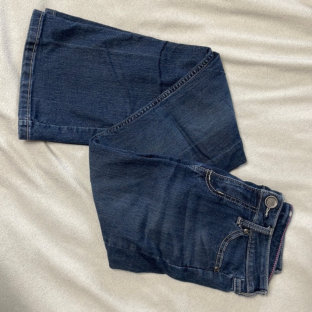 Girls Wrangler boot cut jeans. Excellent condition.